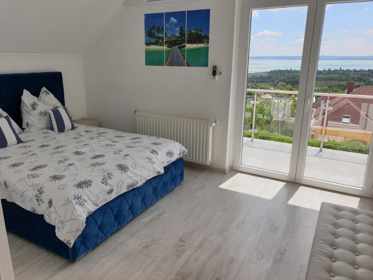 Lakeview Apartments Balatonfuered Екстер'єр фото