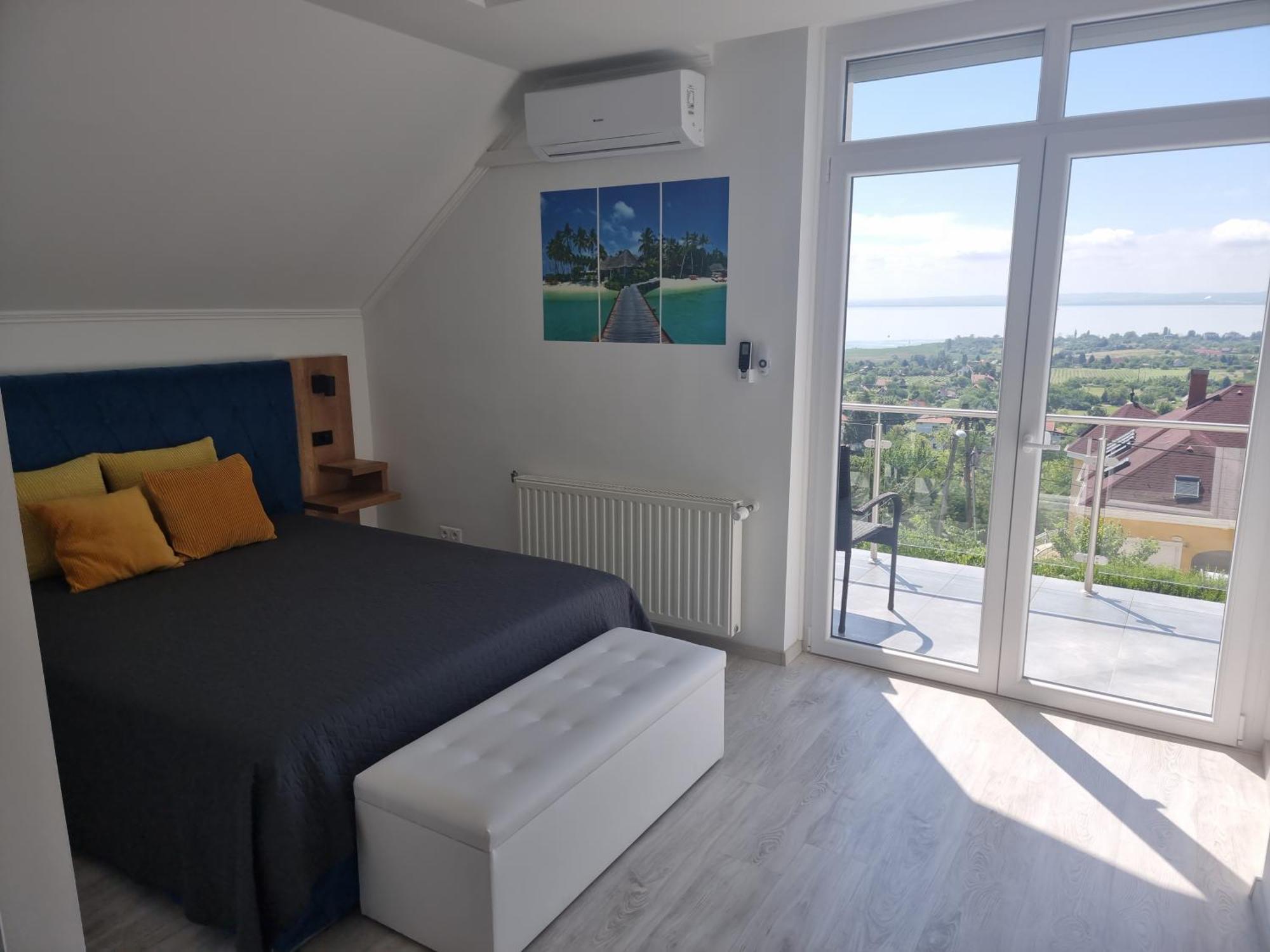 Lakeview Apartments Balatonfuered Екстер'єр фото