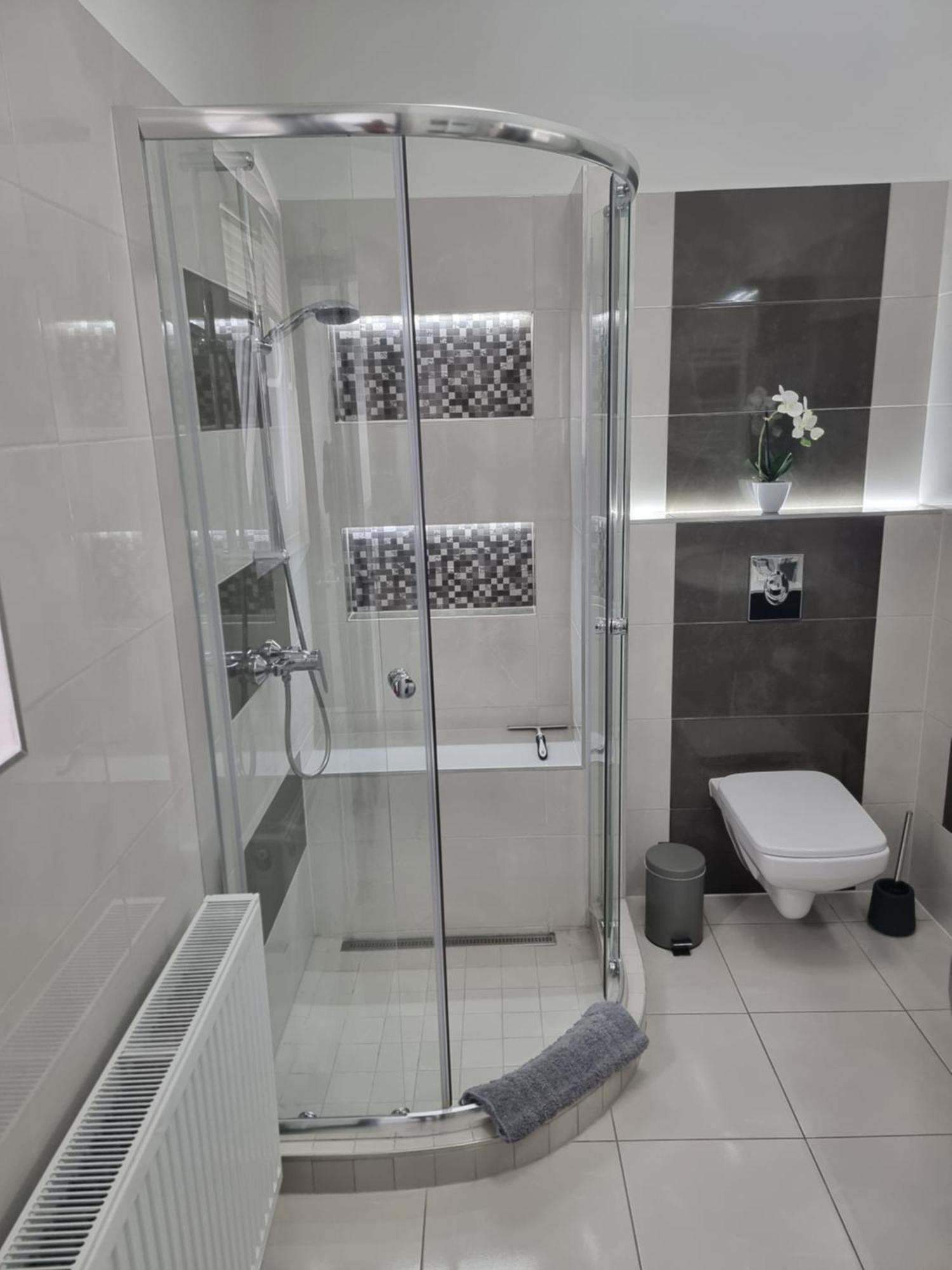 Lakeview Apartments Balatonfuered Екстер'єр фото