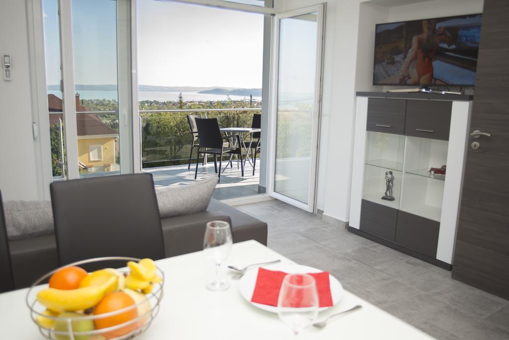 Lakeview Apartments Balatonfuered Екстер'єр фото