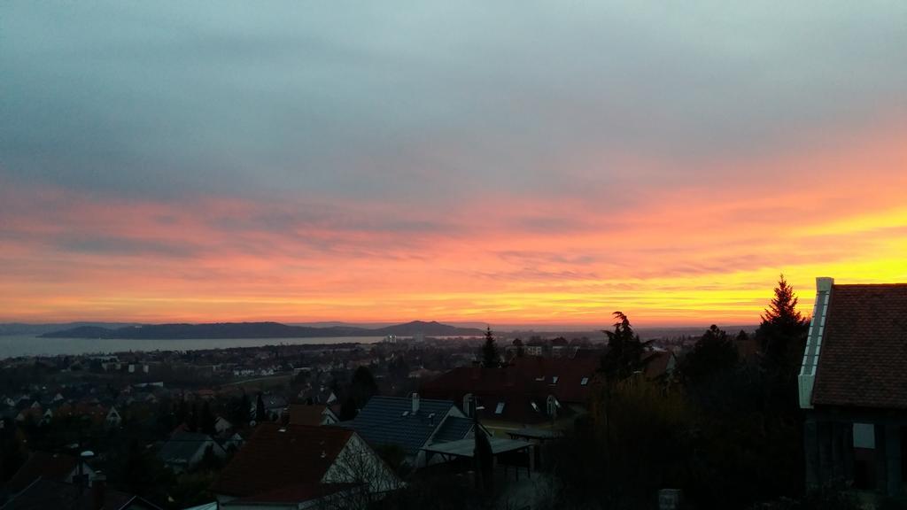 Lakeview Apartments Balatonfuered Екстер'єр фото